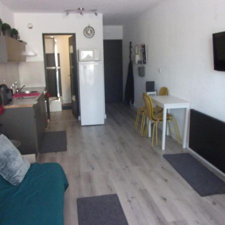 Studio Sur Le Port, Climatisation, Wifi, Piscine, Lave-Linge Груисан Екстериор снимка