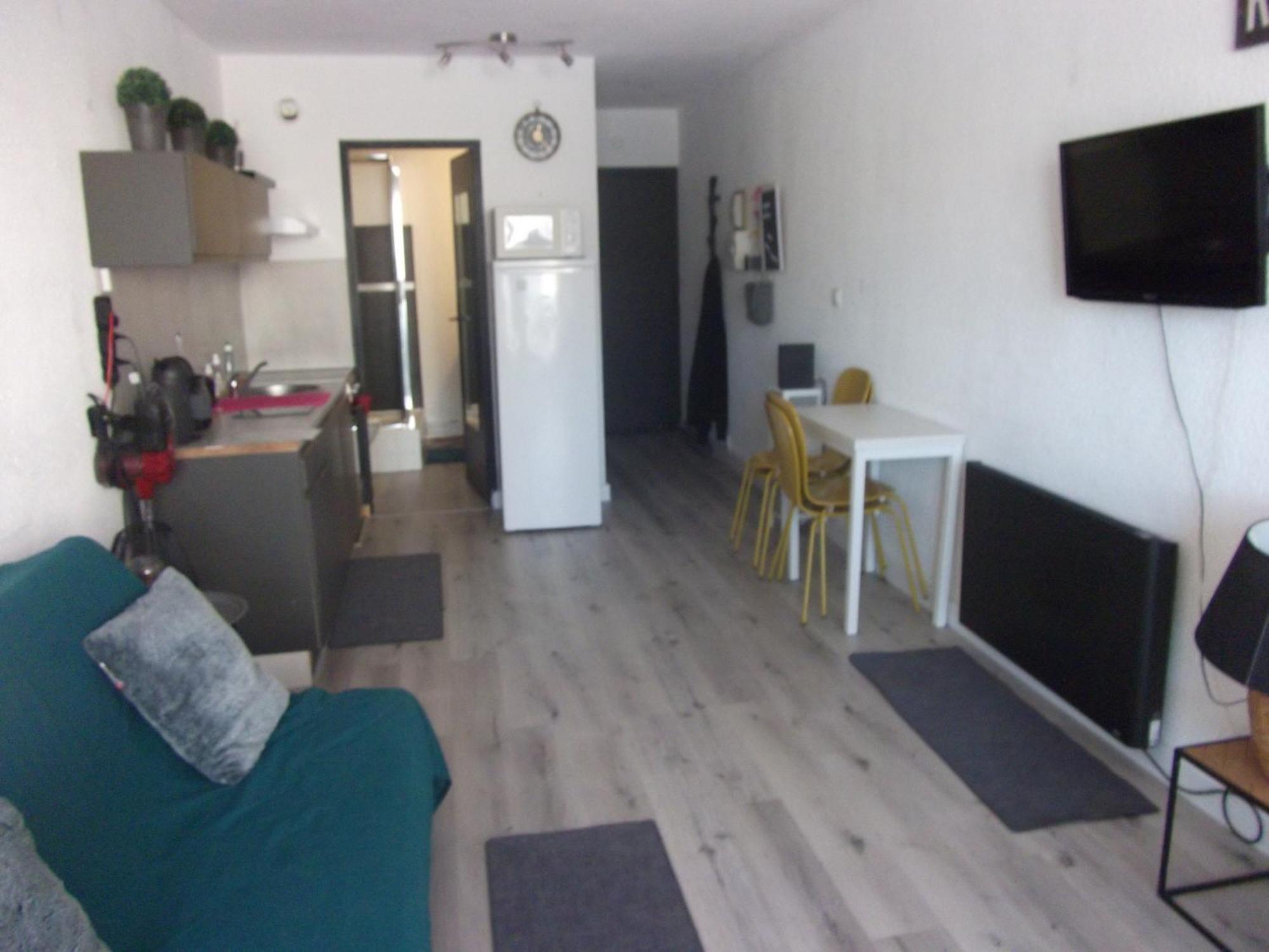 Studio Sur Le Port, Climatisation, Wifi, Piscine, Lave-Linge Груисан Екстериор снимка